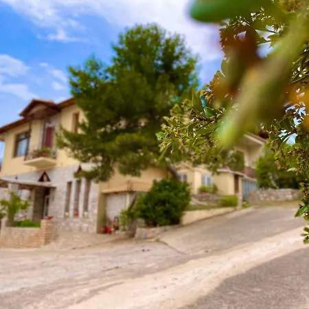 La Petite Planete 3*